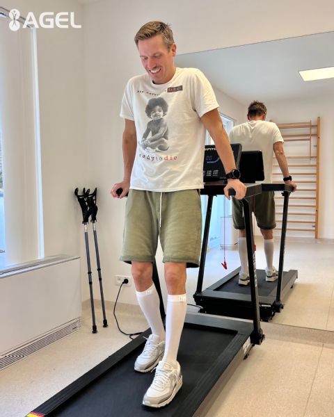6.  Tomáš Stromček na rehabilitácii v Nemocnici AGEL Bratislava