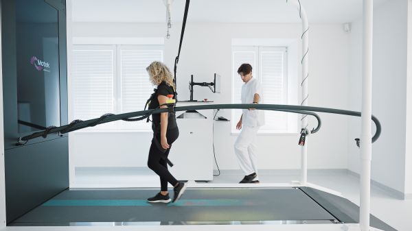 Robotická rehabilitácia v Nemocnici AGEL Bratislava (4)